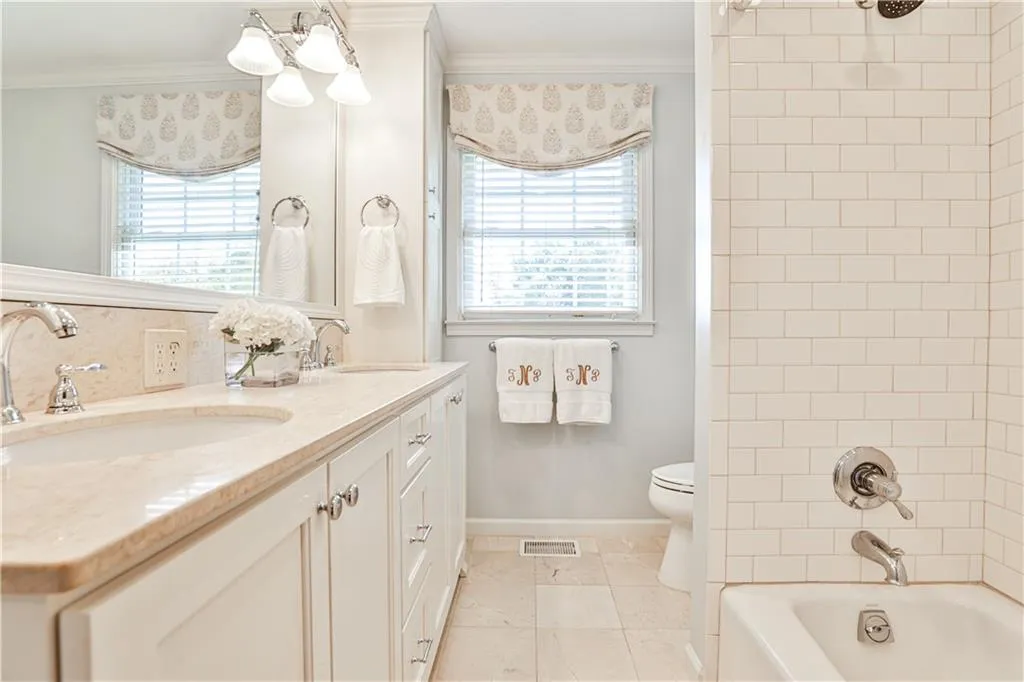 4750 Brinkley Lane, Atlanta, Georgia 30342, 3 Bedrooms Bedrooms, ,2 BathroomsBathrooms,Residential,Sold,4750 Brinkley Lane,7137083