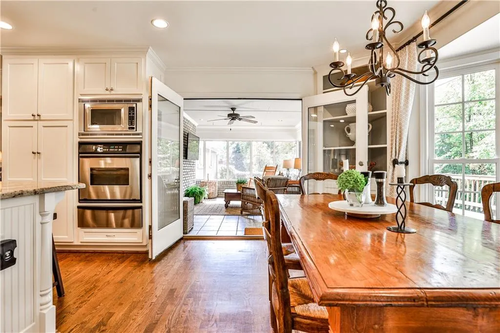 4750 Brinkley Lane, Atlanta, Georgia 30342, 3 Bedrooms Bedrooms, ,2 BathroomsBathrooms,Residential,Sold,4750 Brinkley Lane,7137083