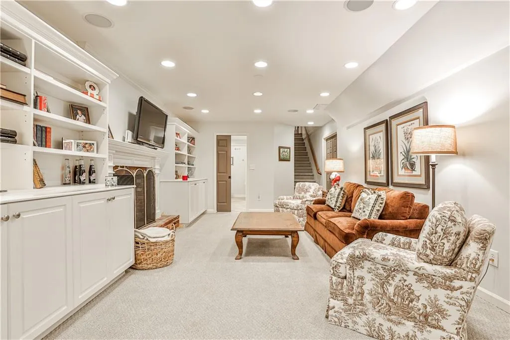 4750 Brinkley Lane, Atlanta, Georgia 30342, 3 Bedrooms Bedrooms, ,2 BathroomsBathrooms,Residential,Sold,4750 Brinkley Lane,7137083