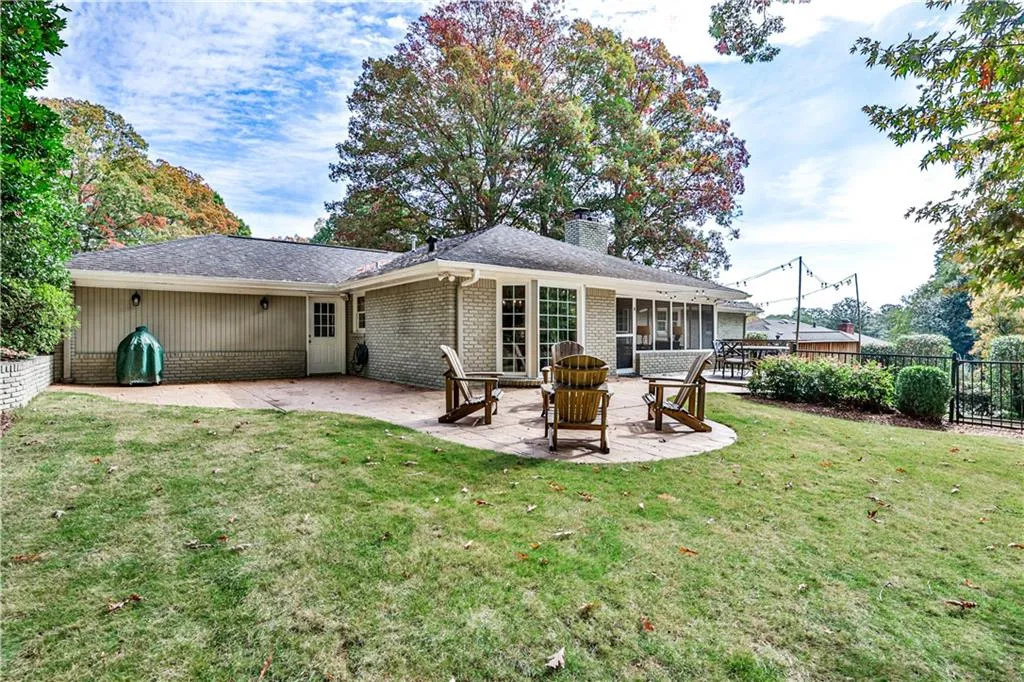 4750 Brinkley Lane, Atlanta, Georgia 30342, 3 Bedrooms Bedrooms, ,2 BathroomsBathrooms,Residential,Sold,4750 Brinkley Lane,7137083