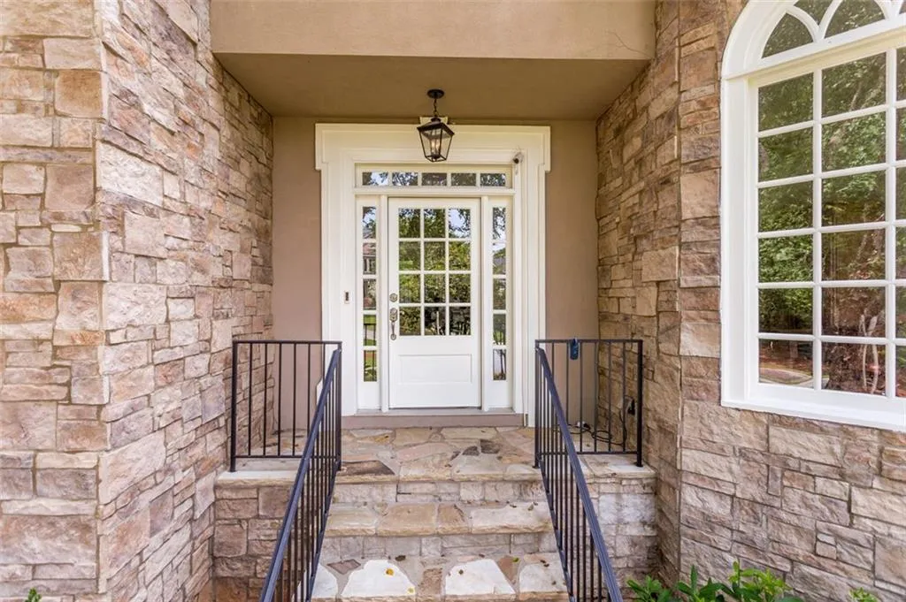 635 Regency Forest Court, Atlanta, Georgia 30342, 4 Bedrooms Bedrooms, ,3 BathroomsBathrooms,Residential,Sold,635 Regency Forest Court,6928153
