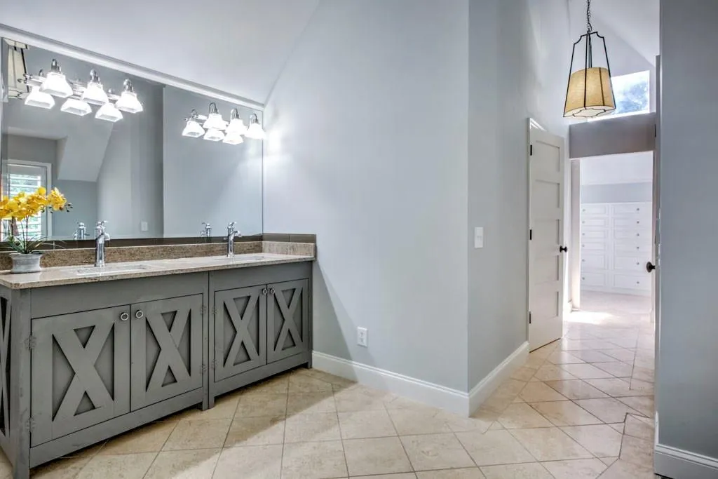 5755 Heards Forest Drive, Atlanta, Georgia 30328, 4 Bedrooms Bedrooms, ,5 BathroomsBathrooms,Residential,Sold,5755 Heards Forest Drive,6031982