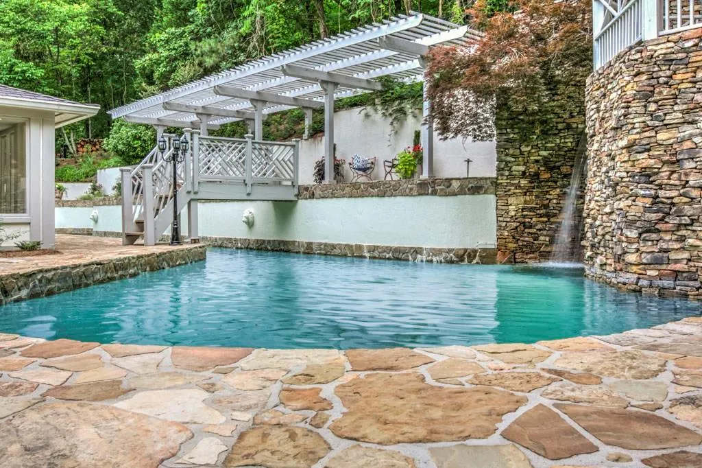 5755 Heards Forest Drive, Atlanta, Georgia 30328, 4 Bedrooms Bedrooms, ,5 BathroomsBathrooms,Residential,Sold,5755 Heards Forest Drive,6031982