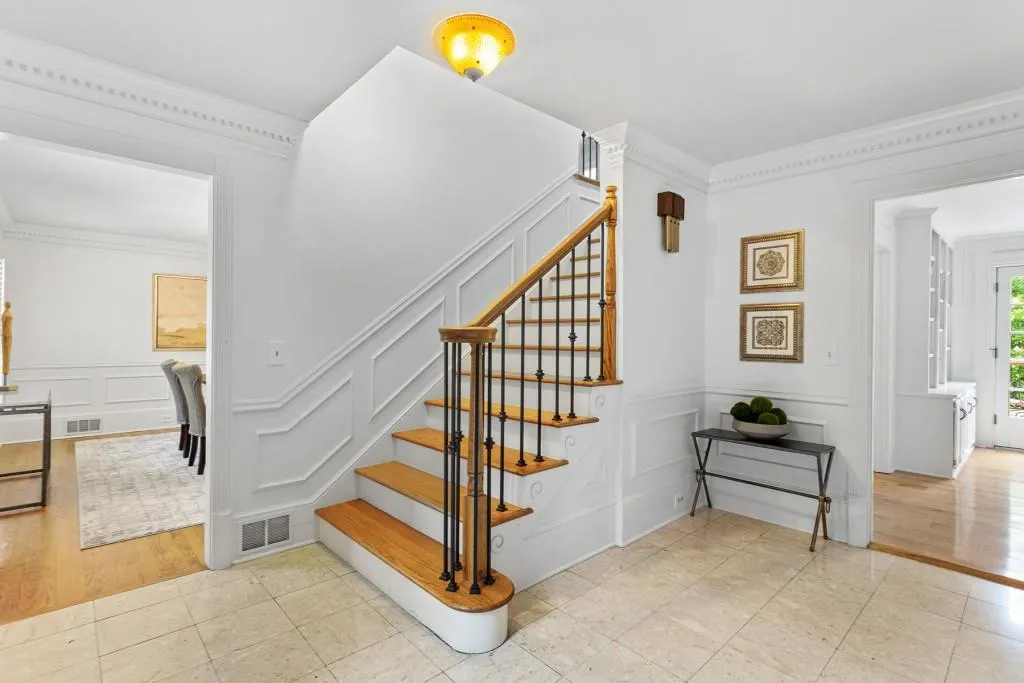335 Crosstree Lane, Atlanta, Georgia 30328, 5 Bedrooms Bedrooms, ,4 BathroomsBathrooms,Residential,Sold,335 Crosstree Lane,6914339