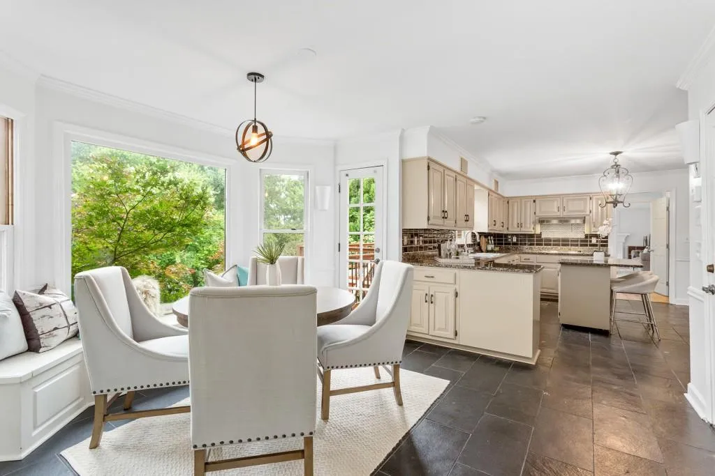 335 Crosstree Lane, Atlanta, Georgia 30328, 5 Bedrooms Bedrooms, ,4 BathroomsBathrooms,Residential,Sold,335 Crosstree Lane,6914339