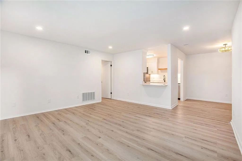 608 Natchez Trace, Atlanta, Georgia 30350, 2 Bedrooms Bedrooms, ,2 BathroomsBathrooms,Residential,Sold,608 Natchez Trace,7429195