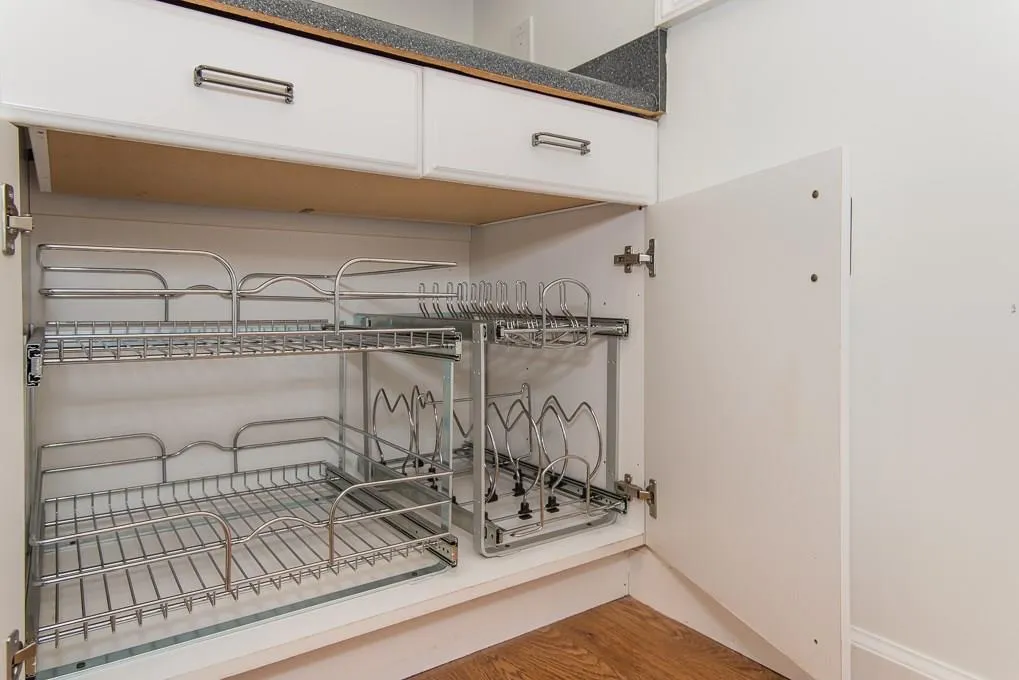 6700 Roswell Road Unit 6d, Sandy Springs, Georgia 30328, 3 Bedrooms Bedrooms, ,2 BathroomsBathrooms,Residential,Sold,6700 Roswell Road Unit 6d,5931801