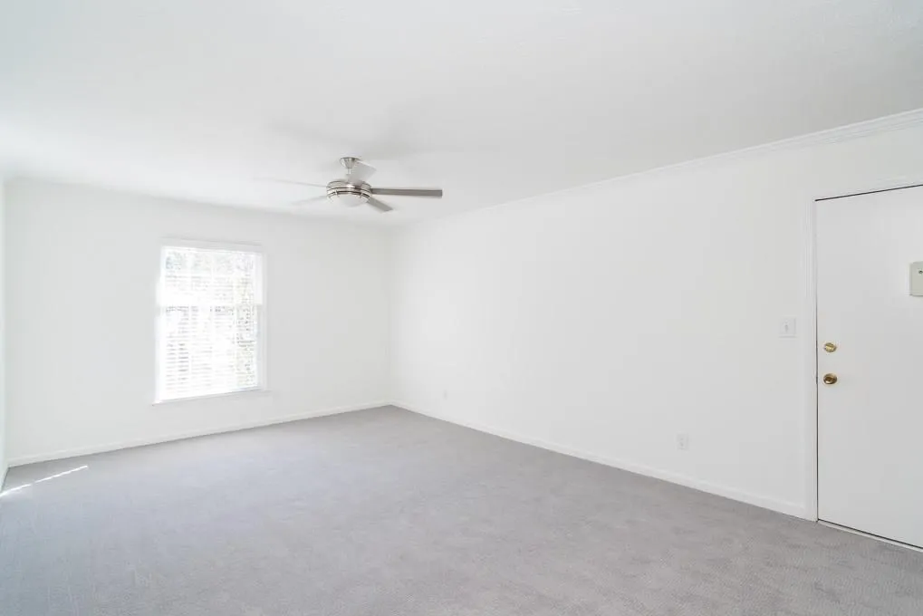 6700 Roswell Road Unit 6d, Sandy Springs, Georgia 30328, 3 Bedrooms Bedrooms, ,2 BathroomsBathrooms,Residential,Sold,6700 Roswell Road Unit 6d,5931801