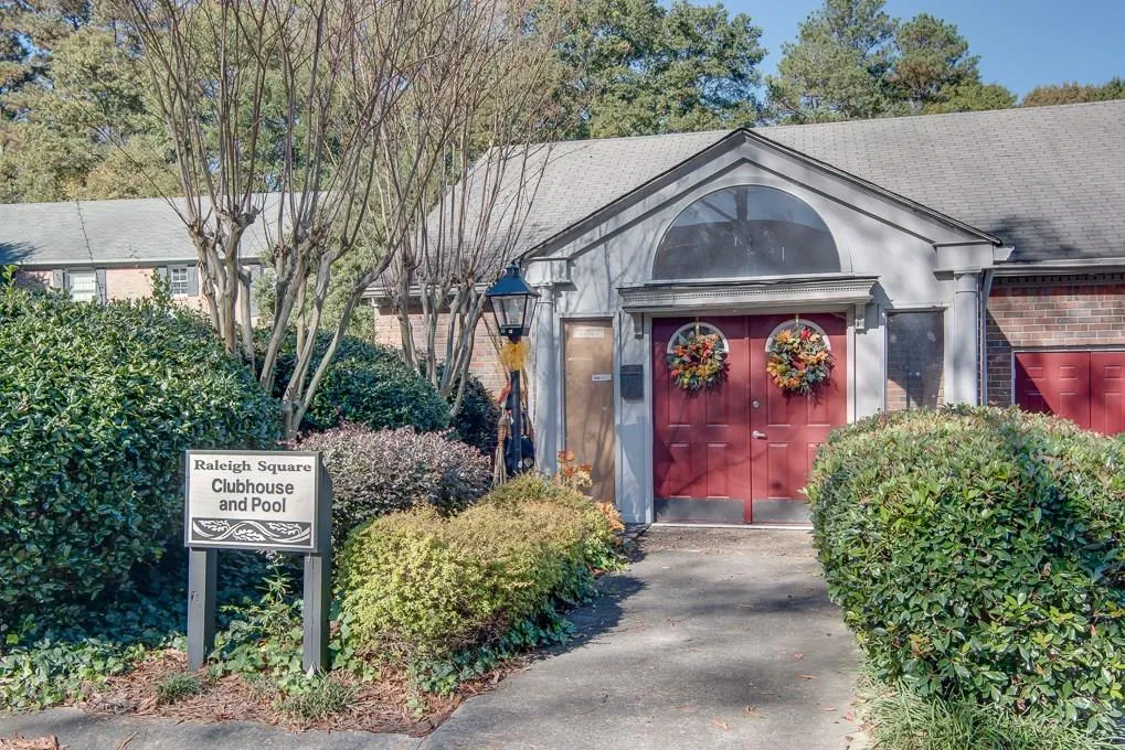 6700 Roswell Road Unit 6d, Sandy Springs, Georgia 30328, 3 Bedrooms Bedrooms, ,2 BathroomsBathrooms,Residential,Sold,6700 Roswell Road Unit 6d,5931801