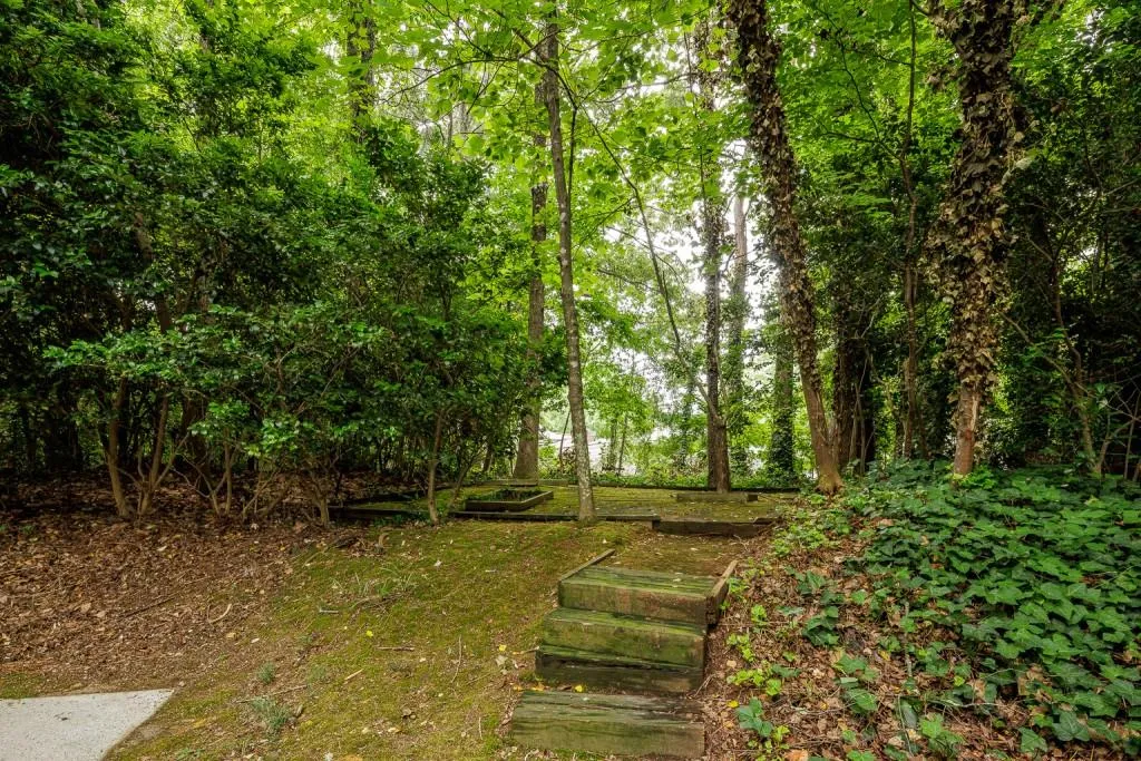 27 Greenland Trace, Atlanta, Georgia 30342, 3 Bedrooms Bedrooms, ,3 BathroomsBathrooms,Residential,Sold,27 Greenland Trace,7083953