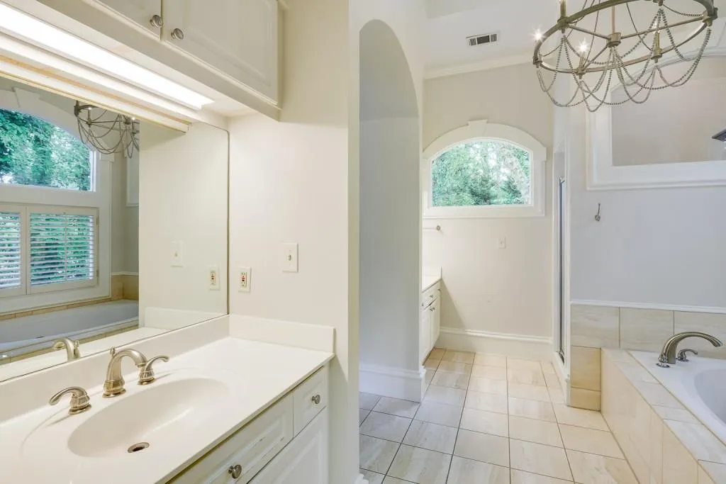 27 Greenland Trace, Atlanta, Georgia 30342, 3 Bedrooms Bedrooms, ,3 BathroomsBathrooms,Residential,Sold,27 Greenland Trace,7083953
