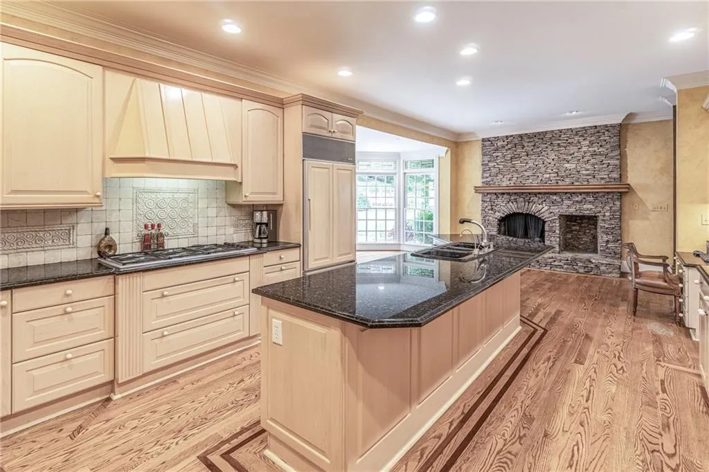 5695 Glen Errol Road, Sandy Springs, Georgia 30327, 7 Bedrooms Bedrooms, ,6 BathroomsBathrooms,Residential,Sold,5695 Glen Errol Road,6917834