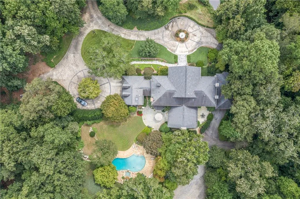 5695 Glen Errol Road, Sandy Springs, Georgia 30327, 7 Bedrooms Bedrooms, ,6 BathroomsBathrooms,Residential,Sold,5695 Glen Errol Road,6917834