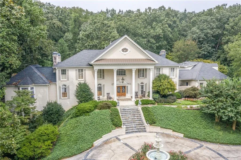 5695 Glen Errol Road, Sandy Springs, Georgia 30327, 7 Bedrooms Bedrooms, ,6 BathroomsBathrooms,Residential,Sold,5695 Glen Errol Road,6917834