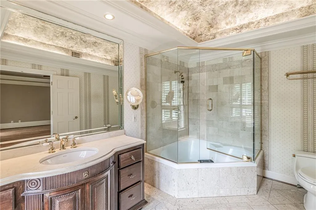 5695 Glen Errol Road, Sandy Springs, Georgia 30327, 7 Bedrooms Bedrooms, ,6 BathroomsBathrooms,Residential,Sold,5695 Glen Errol Road,6917834