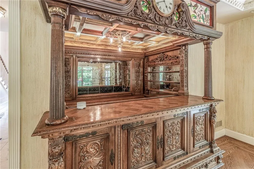 5695 Glen Errol Road, Sandy Springs, Georgia 30327, 7 Bedrooms Bedrooms, ,6 BathroomsBathrooms,Residential,Sold,5695 Glen Errol Road,6917834