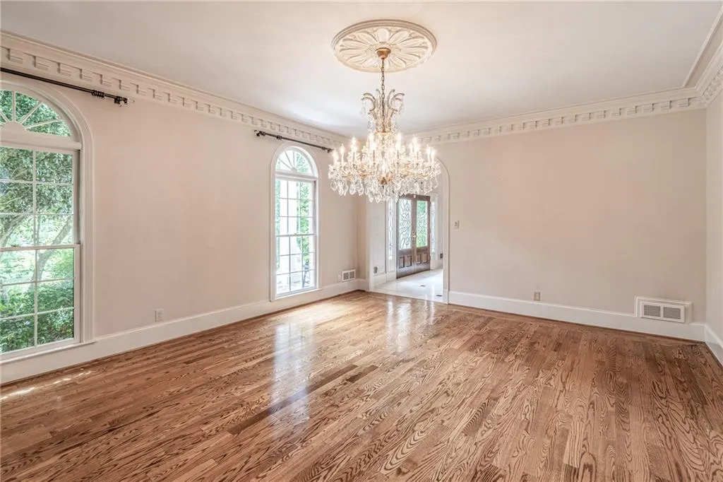 5695 Glen Errol Road, Sandy Springs, Georgia 30327, 7 Bedrooms Bedrooms, ,6 BathroomsBathrooms,Residential,Sold,5695 Glen Errol Road,6917834