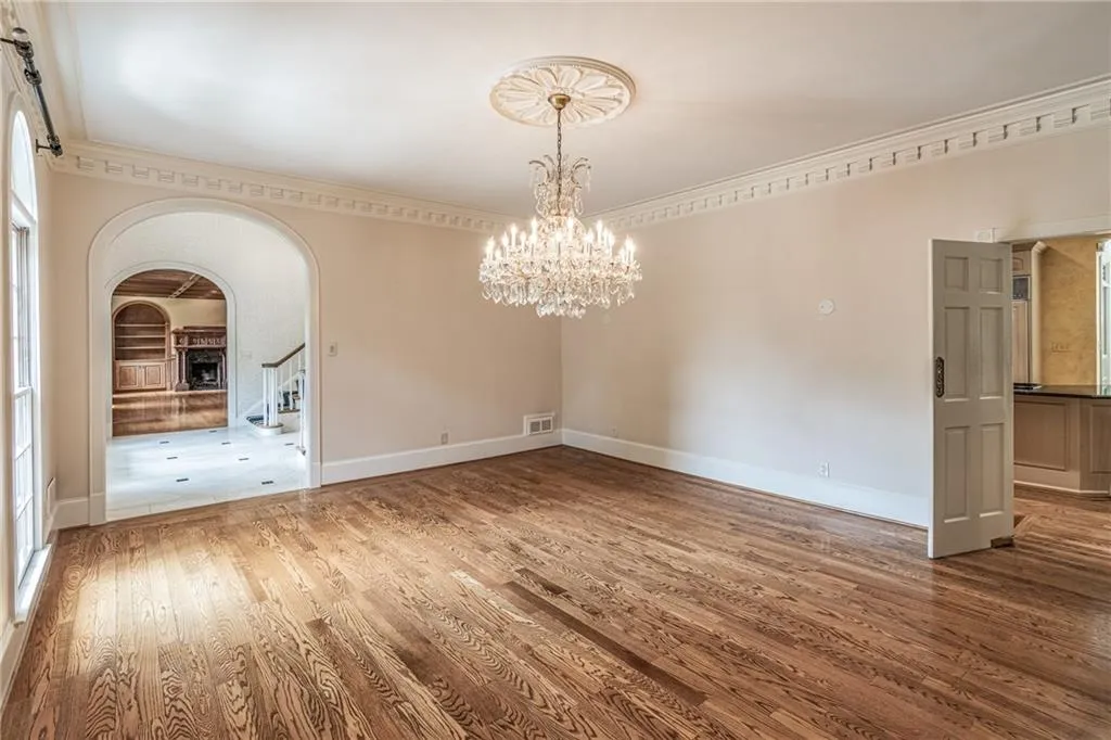 5695 Glen Errol Road, Sandy Springs, Georgia 30327, 7 Bedrooms Bedrooms, ,6 BathroomsBathrooms,Residential,Sold,5695 Glen Errol Road,6917834