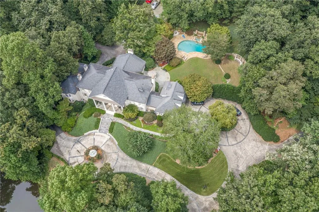 5695 Glen Errol Road, Sandy Springs, Georgia 30327, 7 Bedrooms Bedrooms, ,6 BathroomsBathrooms,Residential,Sold,5695 Glen Errol Road,6917834