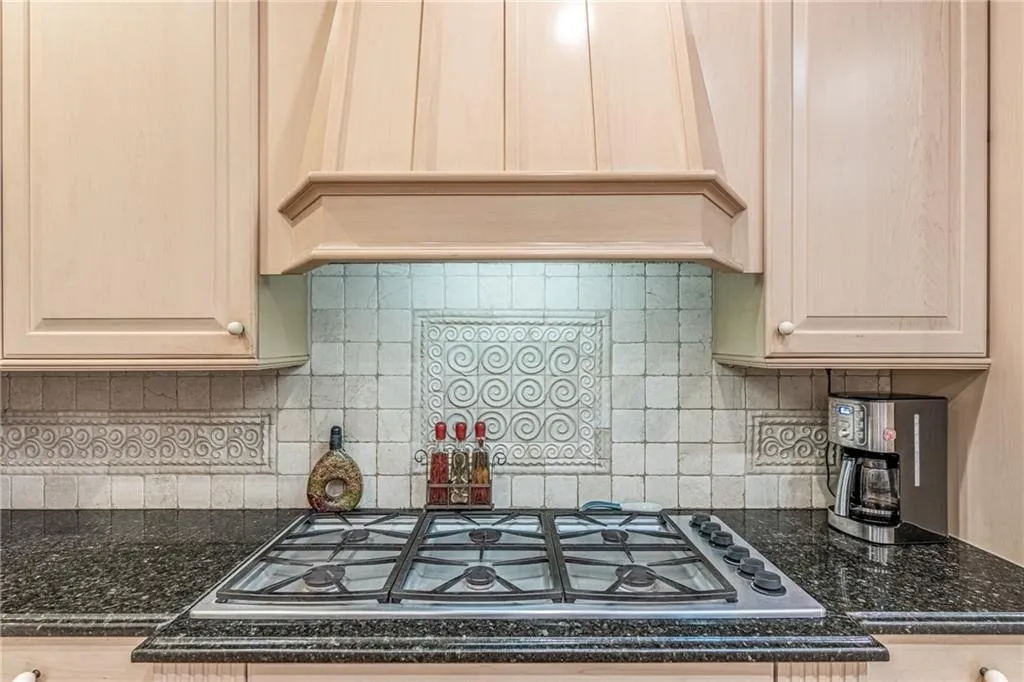 5695 Glen Errol Road, Sandy Springs, Georgia 30327, 7 Bedrooms Bedrooms, ,6 BathroomsBathrooms,Residential,Sold,5695 Glen Errol Road,6917834