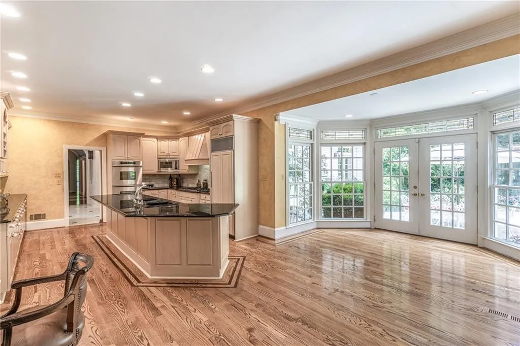 5695 Glen Errol Road, Sandy Springs, Georgia 30327, 7 Bedrooms Bedrooms, ,6 BathroomsBathrooms,Residential,Sold,5695 Glen Errol Road,6917834