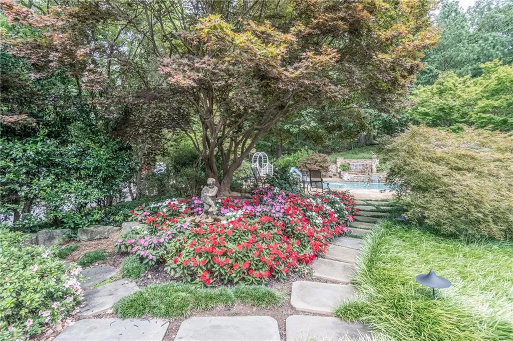 5695 Glen Errol Road, Sandy Springs, Georgia 30327, 7 Bedrooms Bedrooms, ,6 BathroomsBathrooms,Residential,Sold,5695 Glen Errol Road,6917834