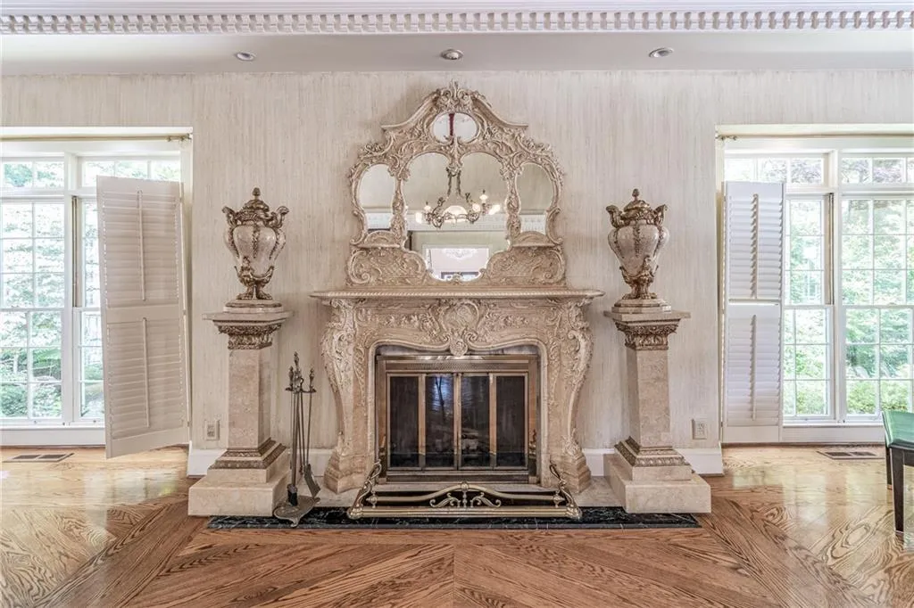 5695 Glen Errol Road, Sandy Springs, Georgia 30327, 7 Bedrooms Bedrooms, ,6 BathroomsBathrooms,Residential,Sold,5695 Glen Errol Road,6917834