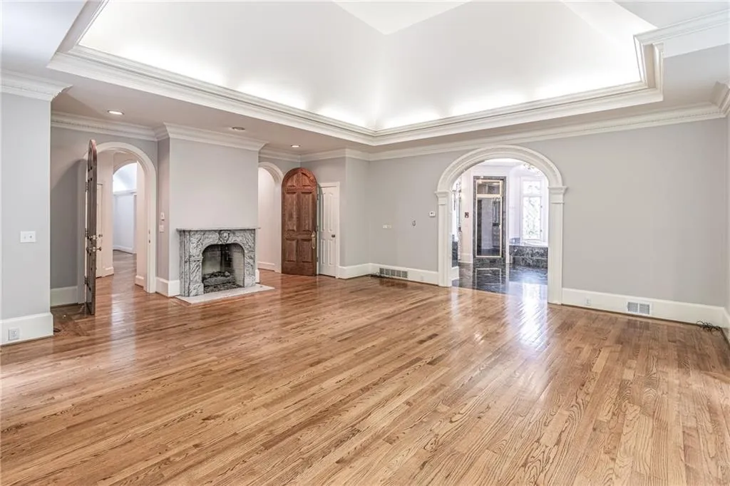 5695 Glen Errol Road, Sandy Springs, Georgia 30327, 7 Bedrooms Bedrooms, ,6 BathroomsBathrooms,Residential,Sold,5695 Glen Errol Road,6917834