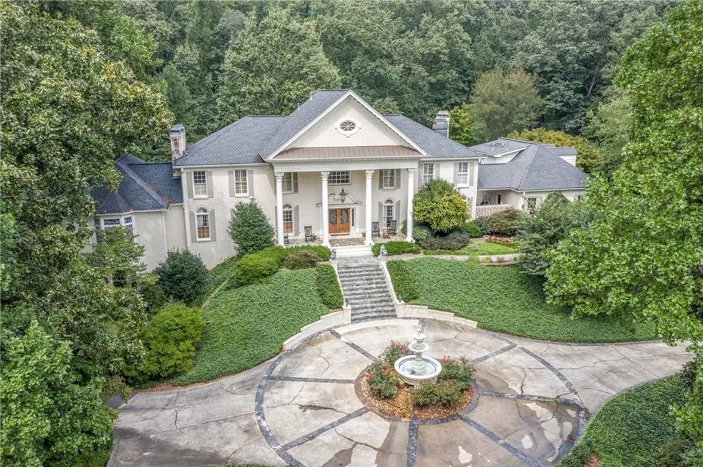 5695 Glen Errol Road, Sandy Springs, Georgia 30327, 7 Bedrooms Bedrooms, ,6 BathroomsBathrooms,Residential,Sold,5695 Glen Errol Road,6917834