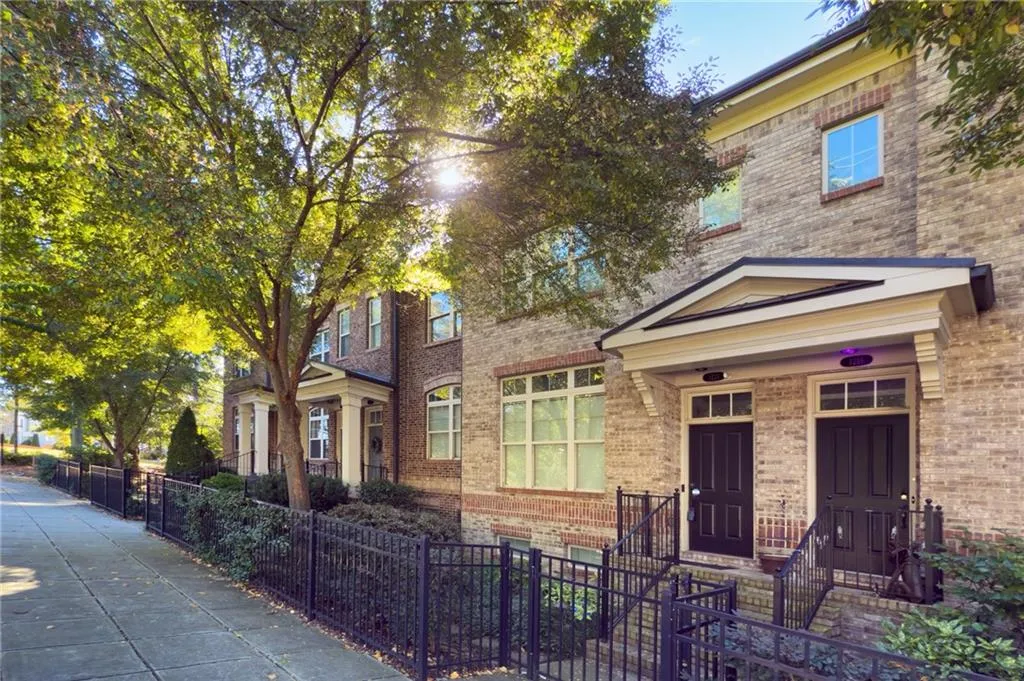 1221 Lavista Road Ne, Atlanta, Georgia 30324, 3 Bedrooms Bedrooms, 0 ,3 BathroomsBathrooms,Residential,For Sale,1221 Lavista Road Ne,7740122