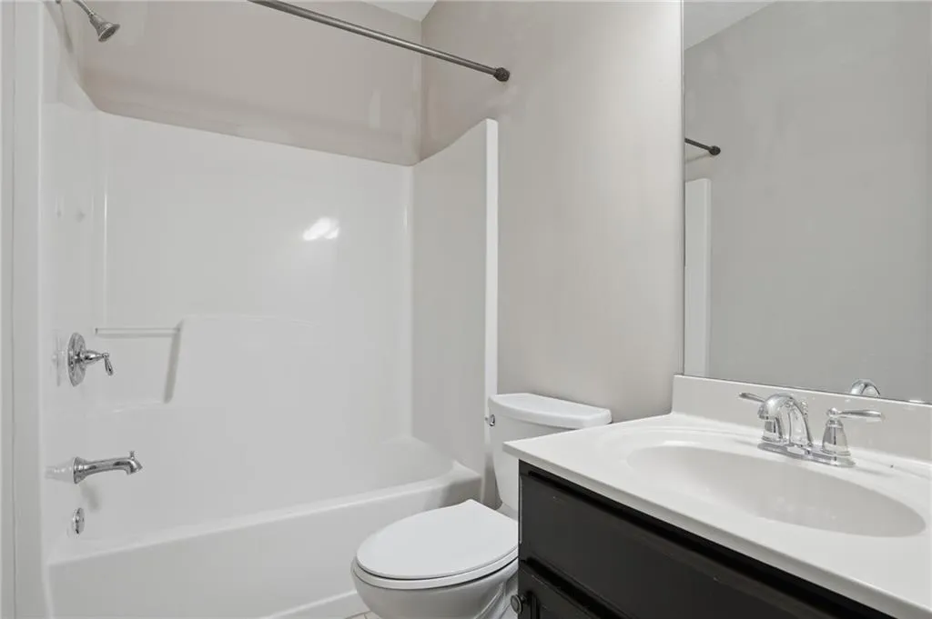 Full bath in basement