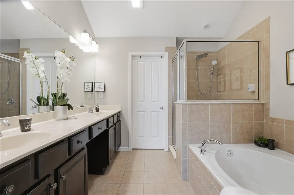 1221 Lavista Road Ne, Atlanta, Georgia 30324, 3 Bedrooms Bedrooms, 0 ,3 BathroomsBathrooms,Residential,For Sale,1221 Lavista Road Ne,7740122