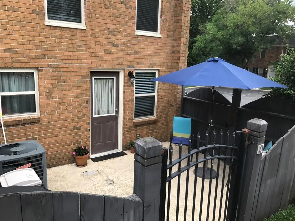 245 Winding River Drive Unit A, Sandy Springs, Georgia 30350, 2 Bedrooms Bedrooms, ,1 BathroomBathrooms,Residential,Sold,245 Winding River Drive Unit A,5853425