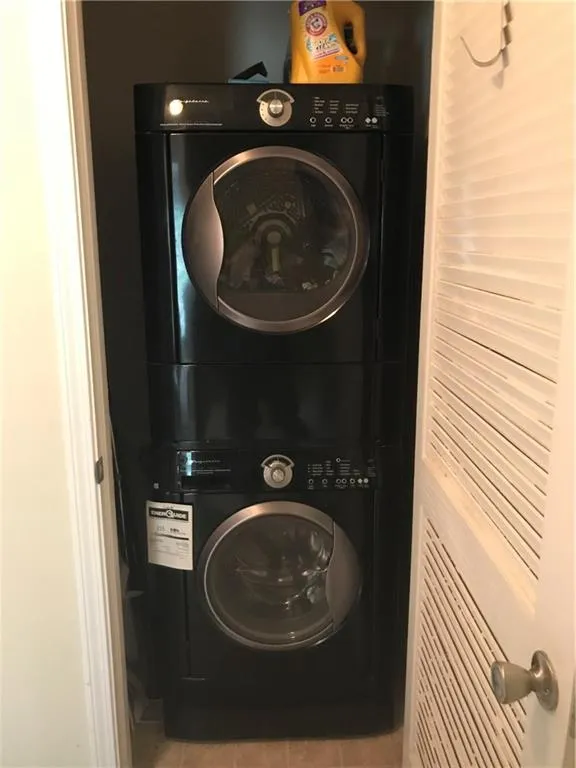 245 Winding River Drive Unit A, Sandy Springs, Georgia 30350, 2 Bedrooms Bedrooms, ,1 BathroomBathrooms,Residential,Sold,245 Winding River Drive Unit A,5853425