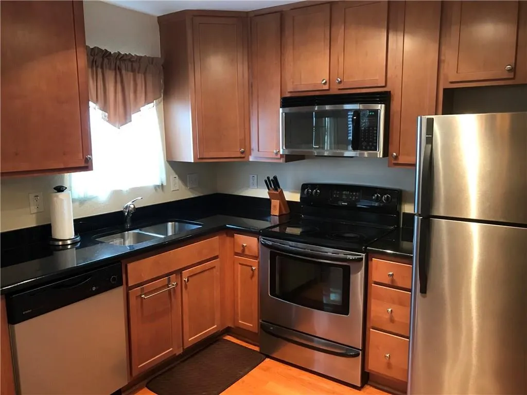 245 Winding River Drive Unit A, Sandy Springs, Georgia 30350, 2 Bedrooms Bedrooms, ,1 BathroomBathrooms,Residential,Sold,245 Winding River Drive Unit A,5853425