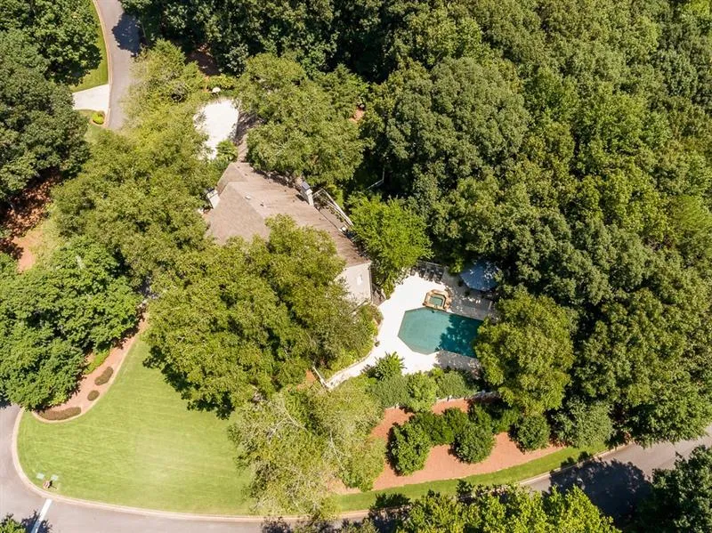 7605 Treeridge Court, Sandy Springs, Georgia 30350, 7 Bedrooms Bedrooms, ,5 BathroomsBathrooms,Residential,Sold,7605 Treeridge Court,6827220