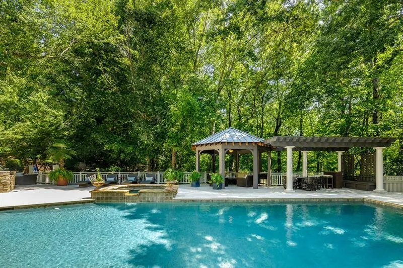 7605 Treeridge Court, Sandy Springs, Georgia 30350, 7 Bedrooms Bedrooms, ,5 BathroomsBathrooms,Residential,Sold,7605 Treeridge Court,6827220
