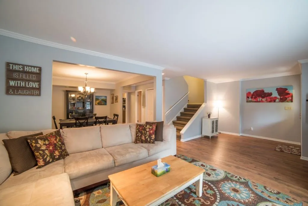 1106 Hampton Way, Atlanta, Georgia 30324, 3 Bedrooms Bedrooms, ,2 BathroomsBathrooms,Residential,Sold,1106 Hampton Way,5591476