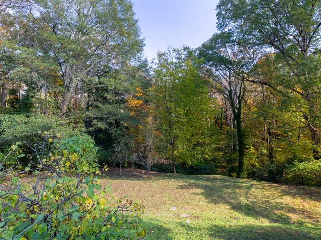 430 Elden Drive, Atlanta, Georgia 30342, 4 Bedrooms Bedrooms, ,2 BathroomsBathrooms,Residential,Sold,430 Elden Drive,7461797