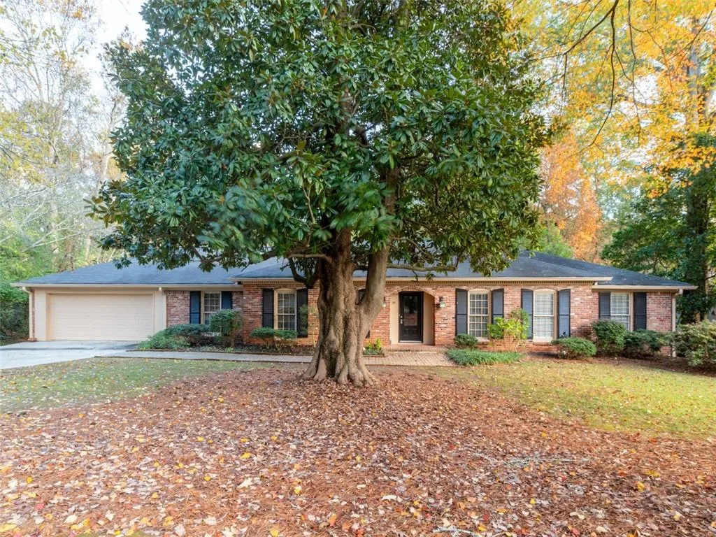 430 Elden Drive, Atlanta, Georgia 30342, 4 Bedrooms Bedrooms, ,2 BathroomsBathrooms,Residential,Sold,430 Elden Drive,7461797