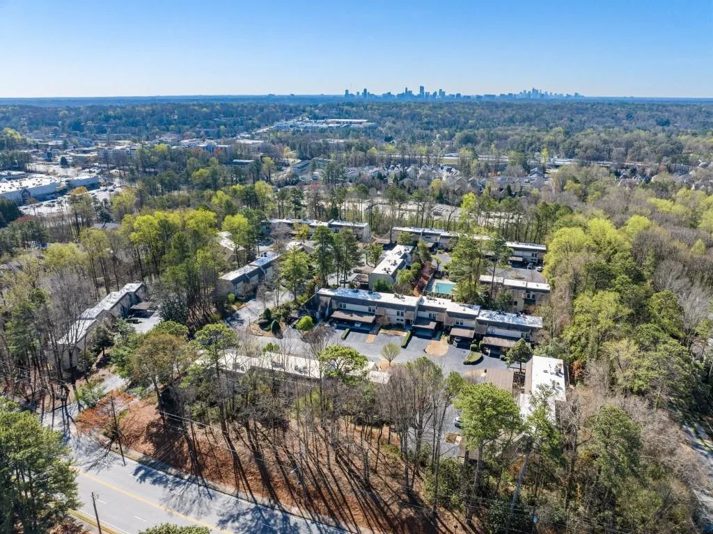 33 Forrest Place, Sandy Springs, Georgia 30328, 3 Bedrooms Bedrooms, ,2 BathroomsBathrooms,Residential,Sold,33 Forrest Place,7352864