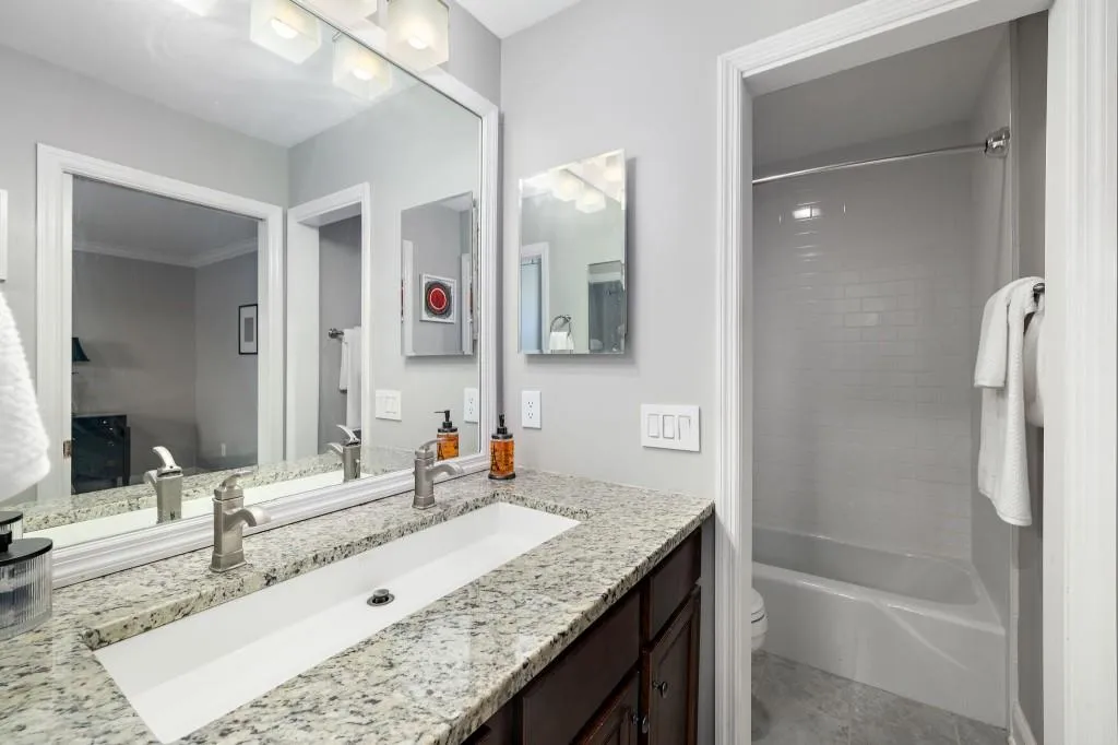 33 Forrest Place, Sandy Springs, Georgia 30328, 3 Bedrooms Bedrooms, ,2 BathroomsBathrooms,Residential,Sold,33 Forrest Place,7352864