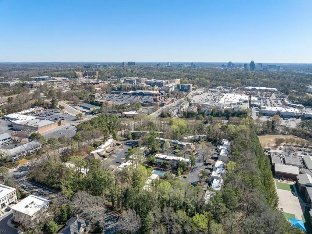 33 Forrest Place, Sandy Springs, Georgia 30328, 3 Bedrooms Bedrooms, ,2 BathroomsBathrooms,Residential,Sold,33 Forrest Place,7352864