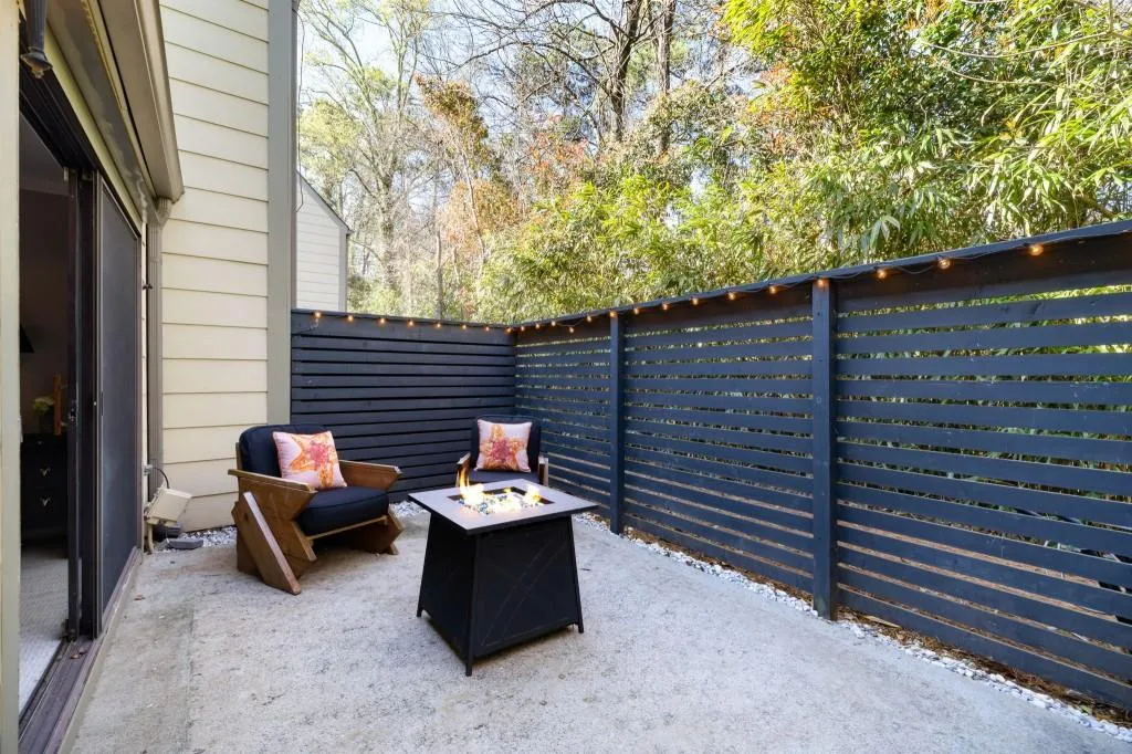 33 Forrest Place, Sandy Springs, Georgia 30328, 3 Bedrooms Bedrooms, ,2 BathroomsBathrooms,Residential,Sold,33 Forrest Place,7352864