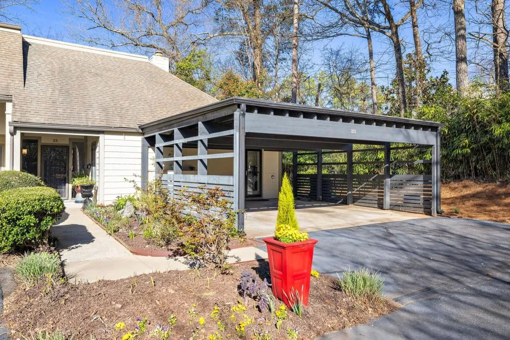33 Forrest Place, Sandy Springs, Georgia 30328, 3 Bedrooms Bedrooms, ,2 BathroomsBathrooms,Residential,Sold,33 Forrest Place,7352864