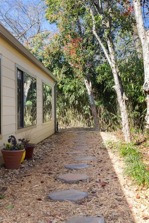 33 Forrest Place, Sandy Springs, Georgia 30328, 3 Bedrooms Bedrooms, ,2 BathroomsBathrooms,Residential,Sold,33 Forrest Place,7352864