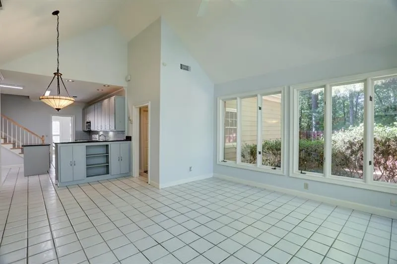 7155 Roswell Road Ne Unit 39, Atlanta, Georgia 30328, 3 Bedrooms Bedrooms, ,3 BathroomsBathrooms,Residential,Sold,7155 Roswell Road Ne Unit 39,6634106