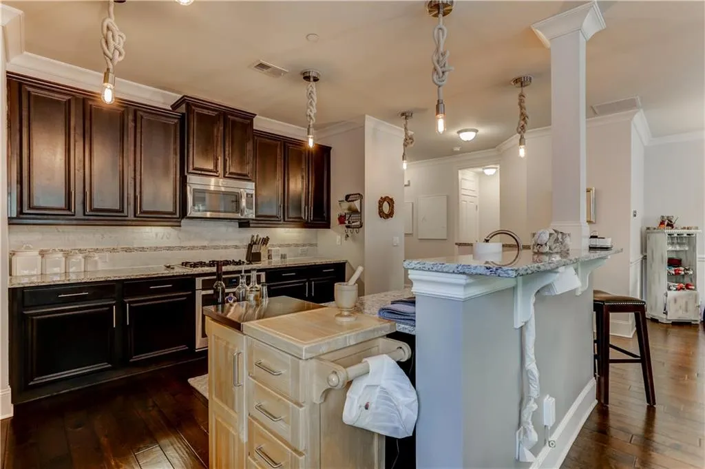 7670 Glisten Avenue Unit 7670, Atlanta, Georgia 30328, 4 Bedrooms Bedrooms, ,3 BathroomsBathrooms,Residential,Sold,7670 Glisten Avenue Unit 7670,6020589