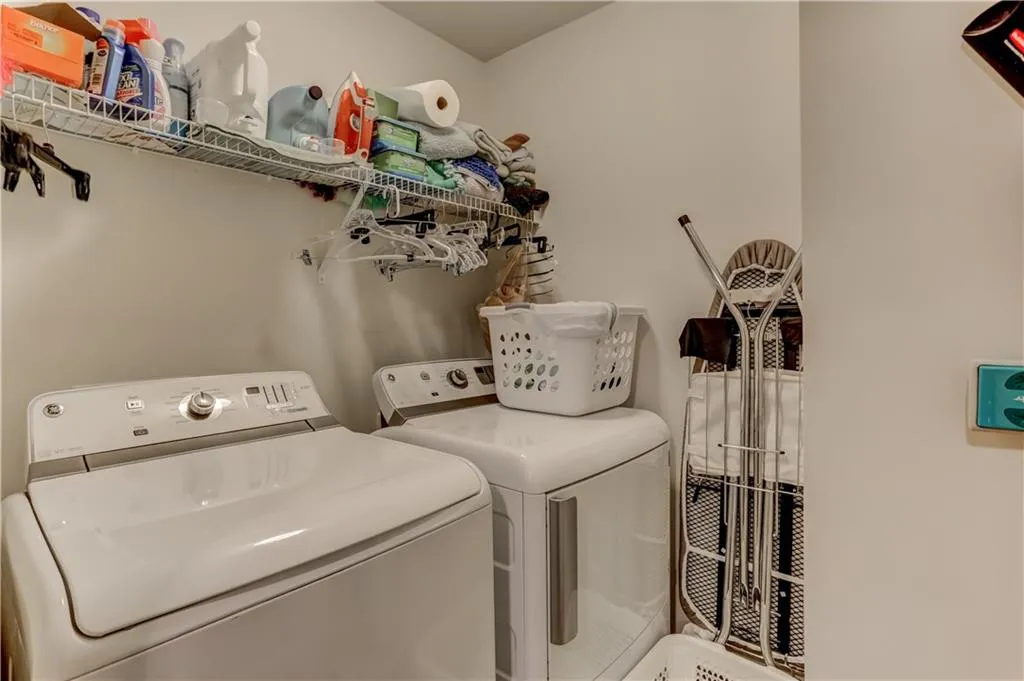 7670 Glisten Avenue Unit 7670, Atlanta, Georgia 30328, 4 Bedrooms Bedrooms, ,3 BathroomsBathrooms,Residential,Sold,7670 Glisten Avenue Unit 7670,6020589