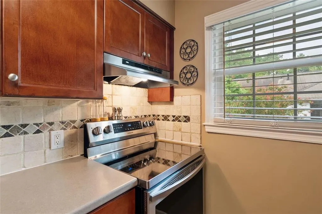 6700 Roswell Road Unit 32g, Atlanta, Georgia 30328, 2 Bedrooms Bedrooms, ,2 BathroomsBathrooms,Residential,Sold,6700 Roswell Road Unit 32g,7434952